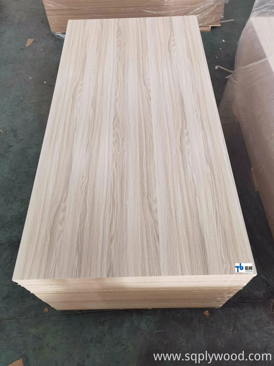 Custom Wholesale 4*8 Feet 18mm Slot Wall Laminated Melamine MDF Board Slatwall Panel for Display Racks